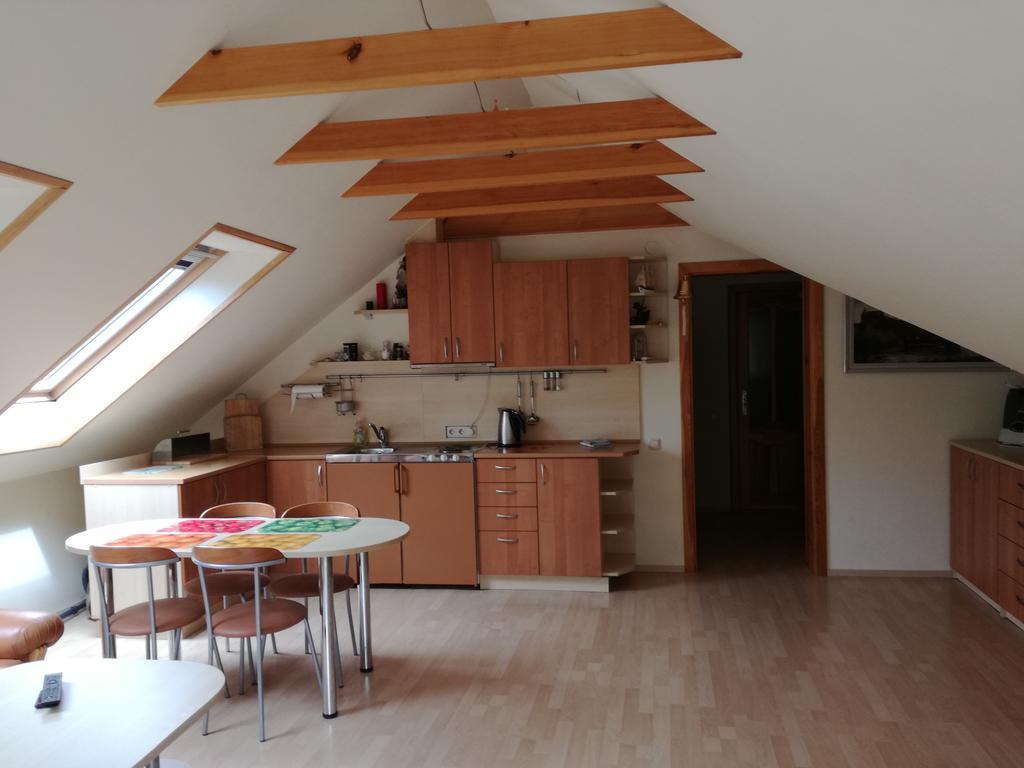 Cozy Apartment With Balcony Juodkrante Bagian luar foto